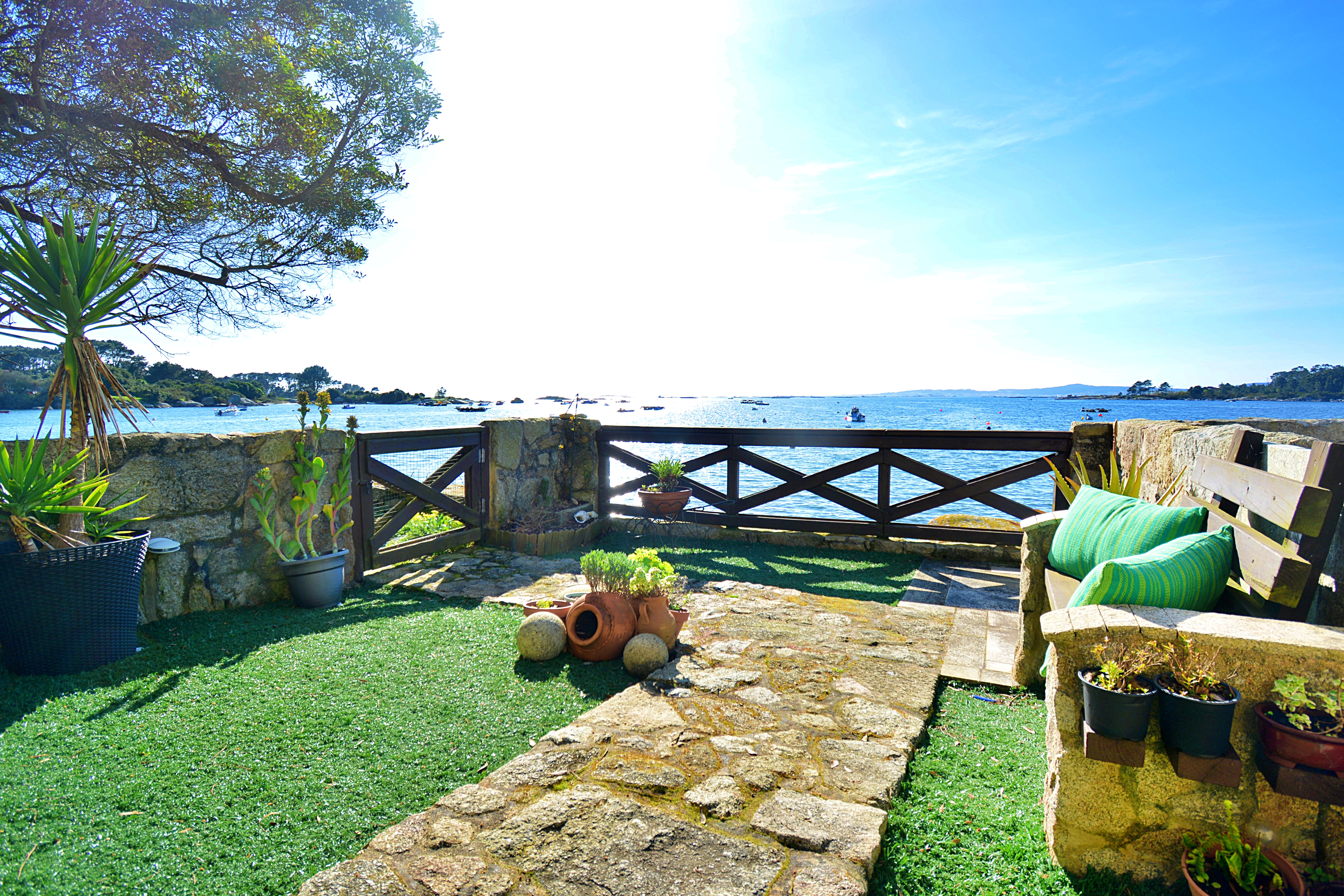 Casa bañada por el mar en A Illa de Arousa